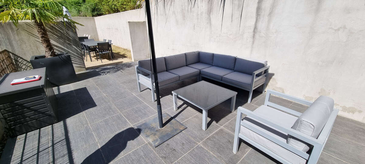 Maison à ENTRAYGUES-SUR-TRUYERE