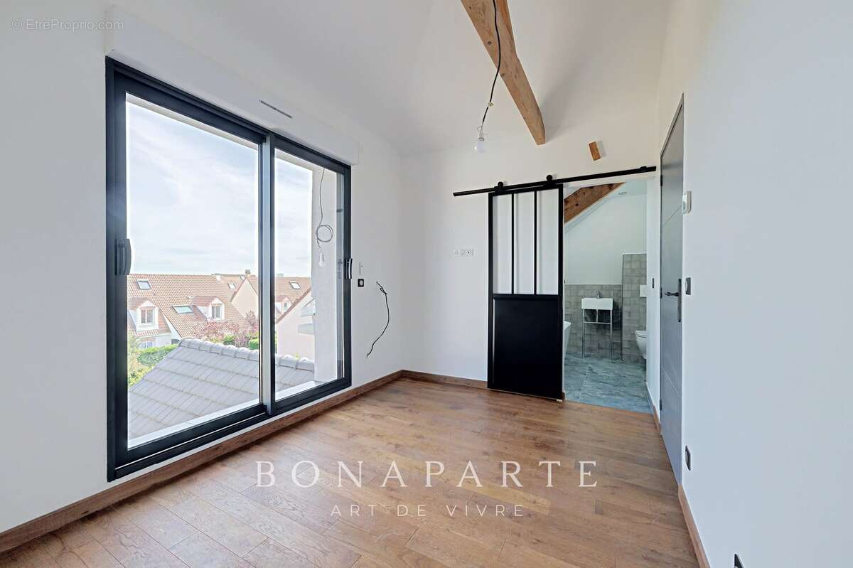 ANTONY centre – Maison récente de 230 m² avec ascenseur, piscine 8x4 et dépendances sur terrain de 1 150 m² - photo 21