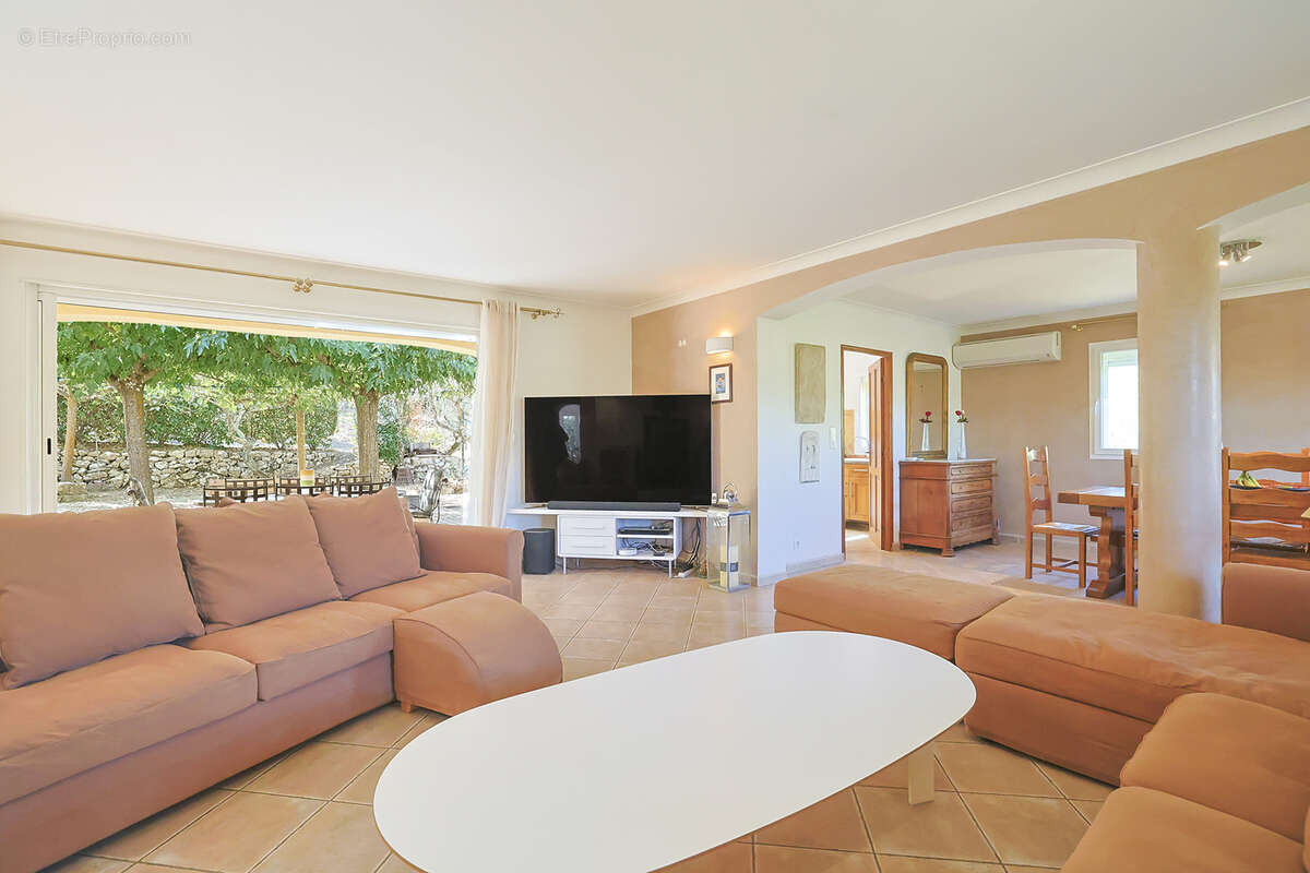 Maison à SOLLIES-TOUCAS