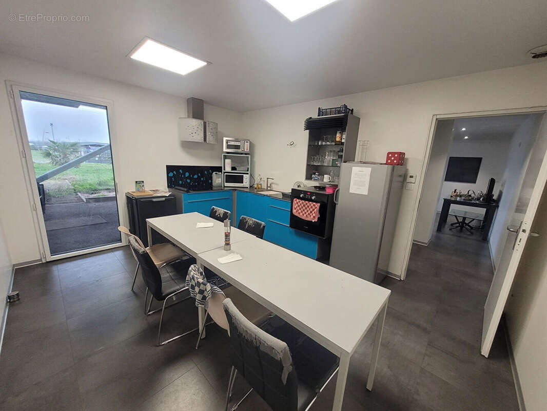 Commerce à MONTAIGU