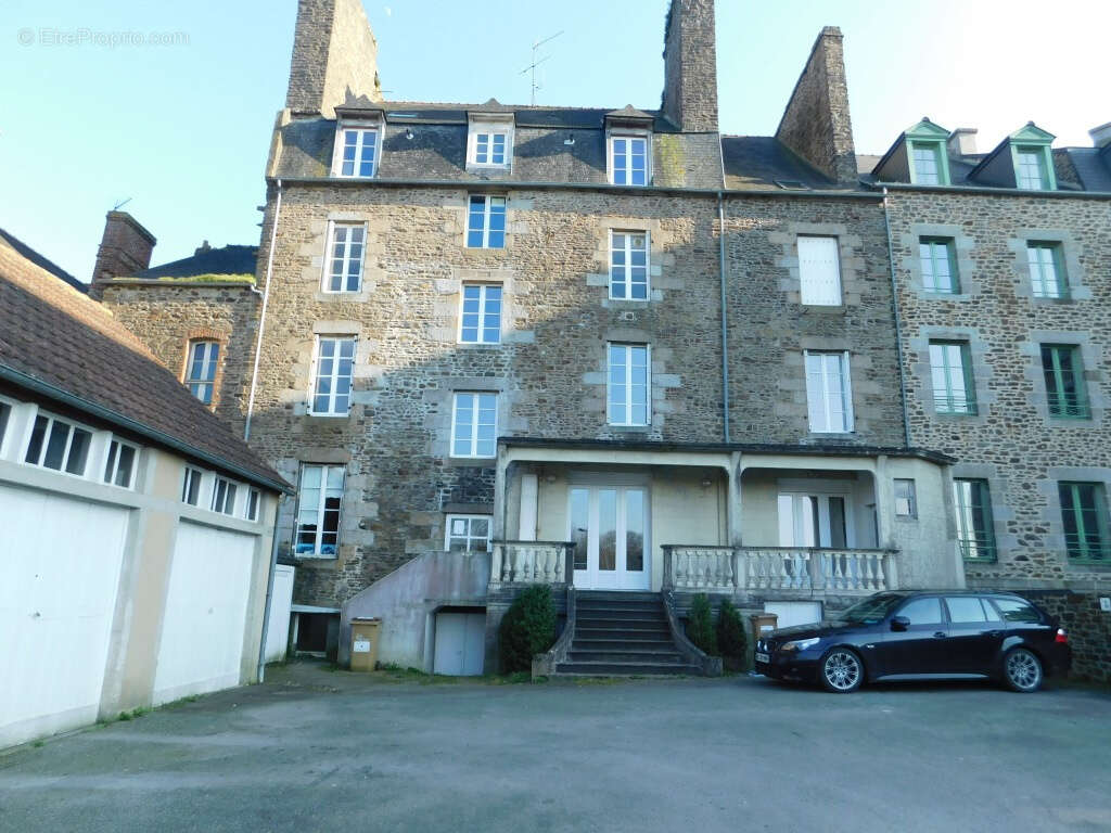 Commerce à FOUGERES