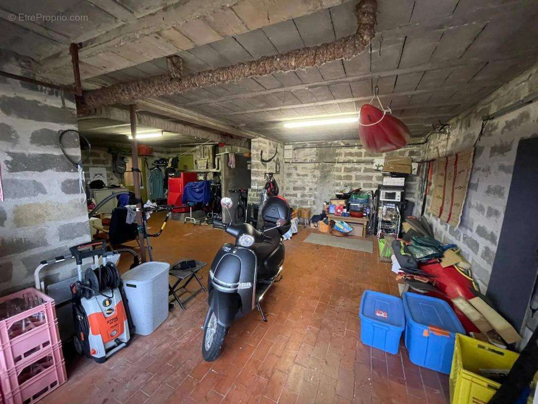 Maison à SAINT-MAURICE-LA-CLOUERE