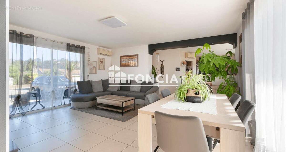 Villa Andalouse 143 m² + Dépendance 58 m²  5 chambres  Piscine & Pool-house - photo 5