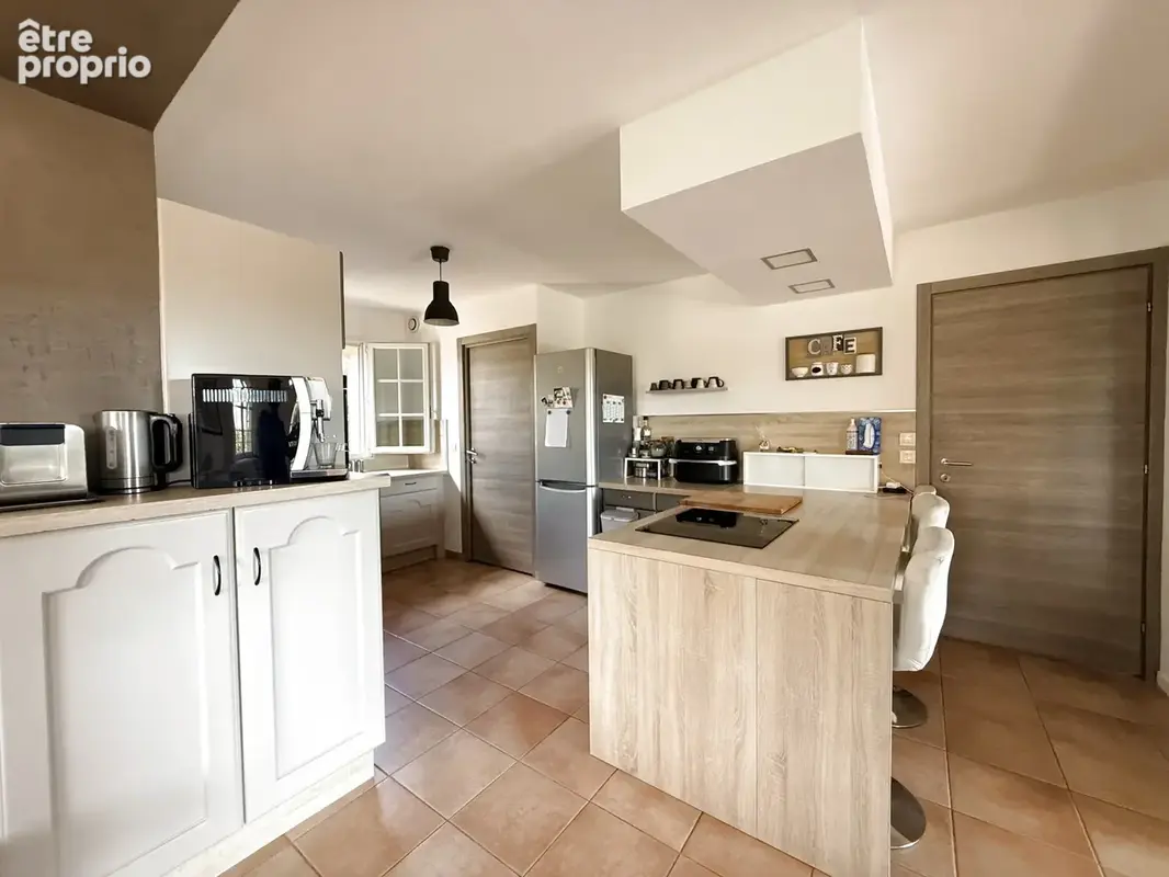 Bagnols-en-Forêt   Deux villas sur un terrain arboré de 2 598 m2 avec piscine et double garage - photo 3