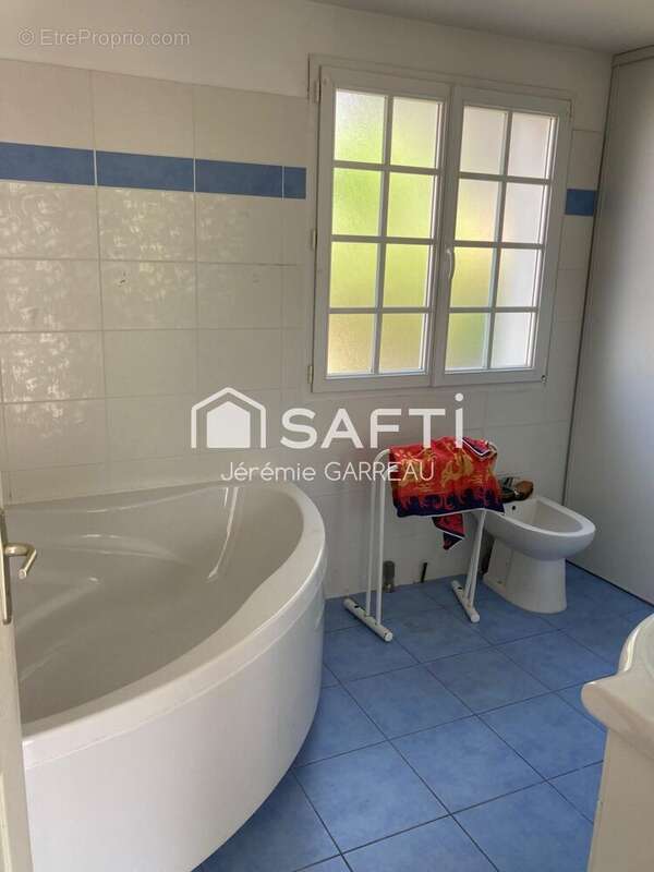 Photo 4 - Maison à GENESTON