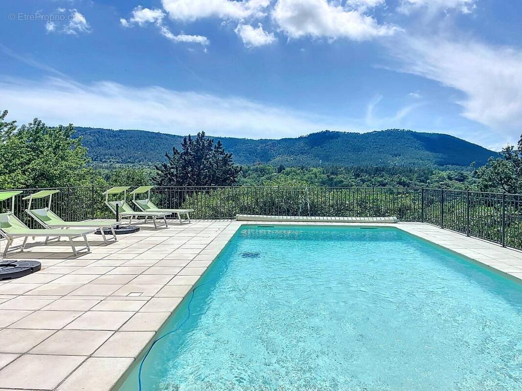 Photo 1 - Appartement à BAGNOLS-EN-FORET