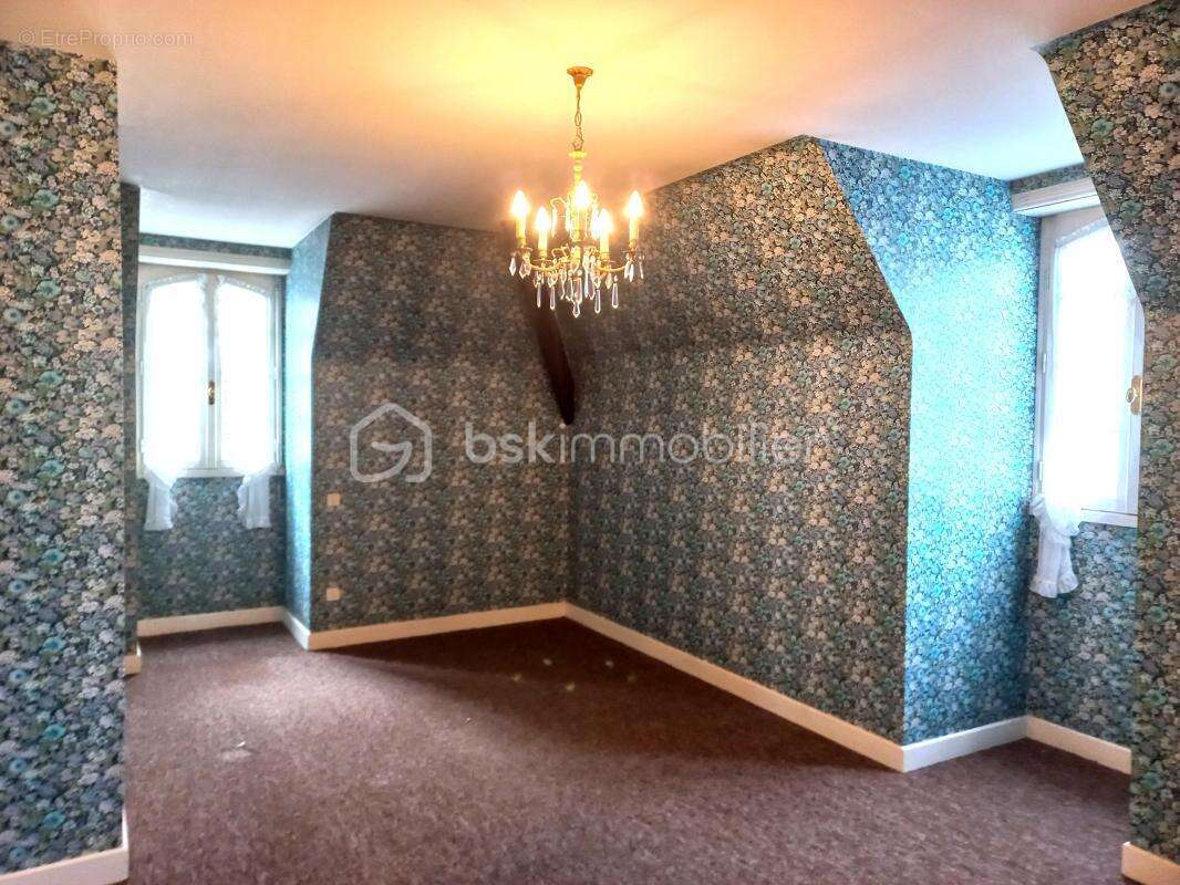 Maison traditionnelle spacieuse sur 2271 m² de terrain à Lourdes : votre havre de paix à découvrir ! - photo 22
