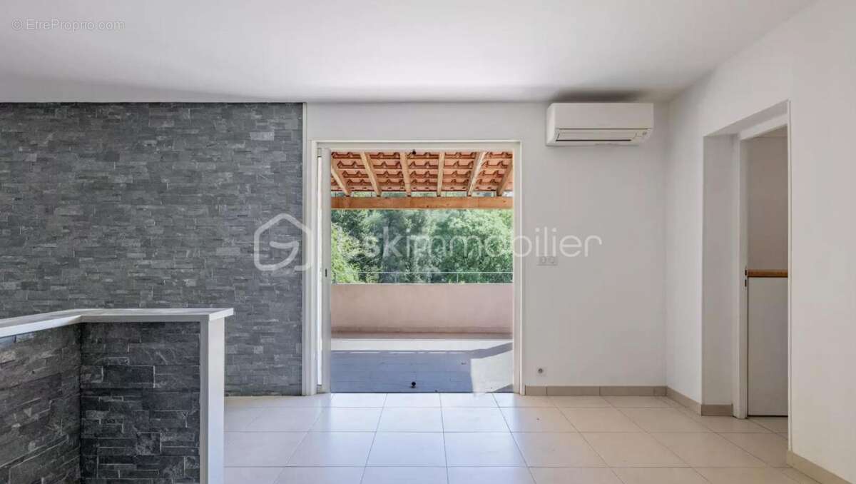 Maison à CARROS