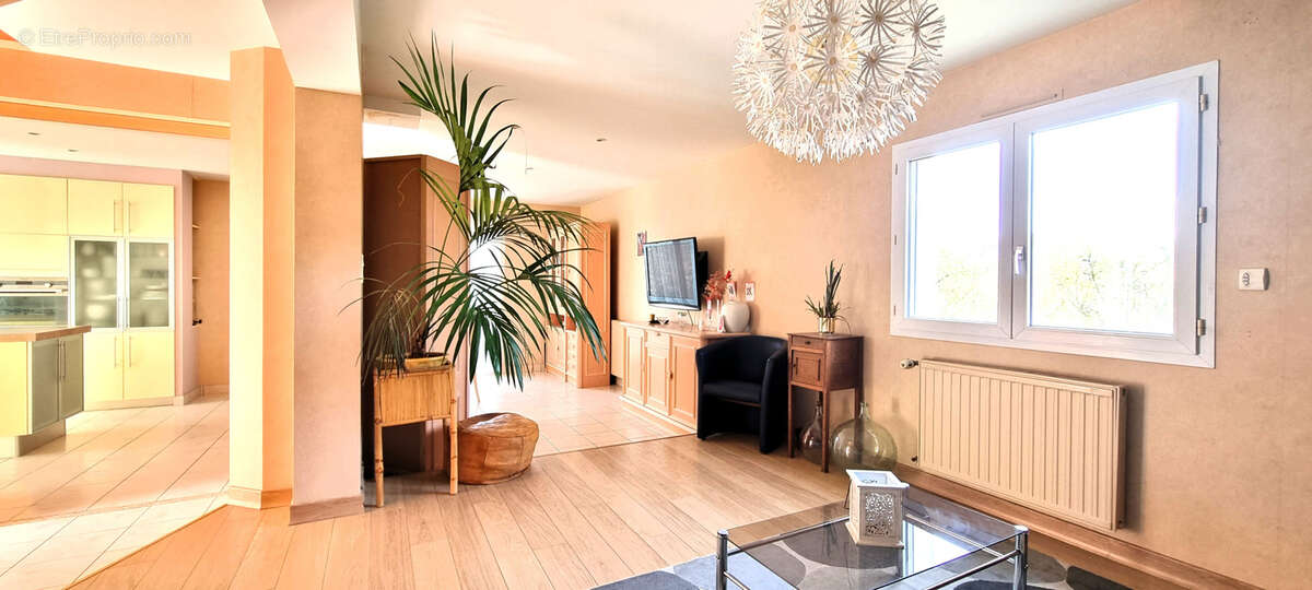 Belle maison d'habitation avec un terrain constructible - photo 2