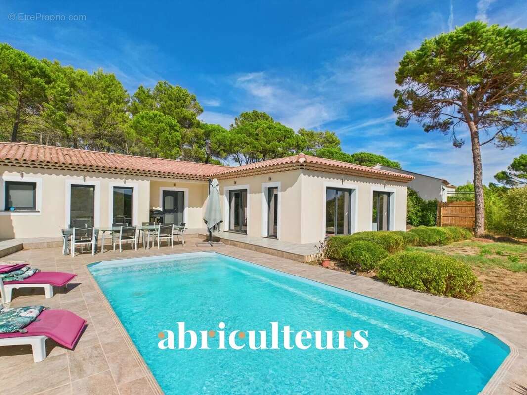 Maison à BAGNOLS-EN-FORET