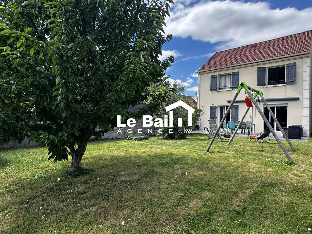 Maison 105 m² à Osny  - photo 2