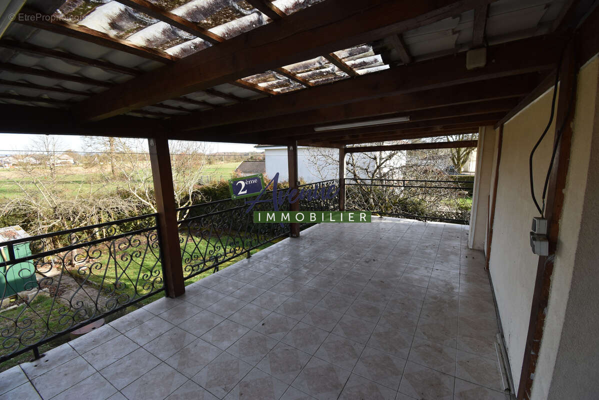 Maison à SAINT-LOUP-SUR-SEMOUSE