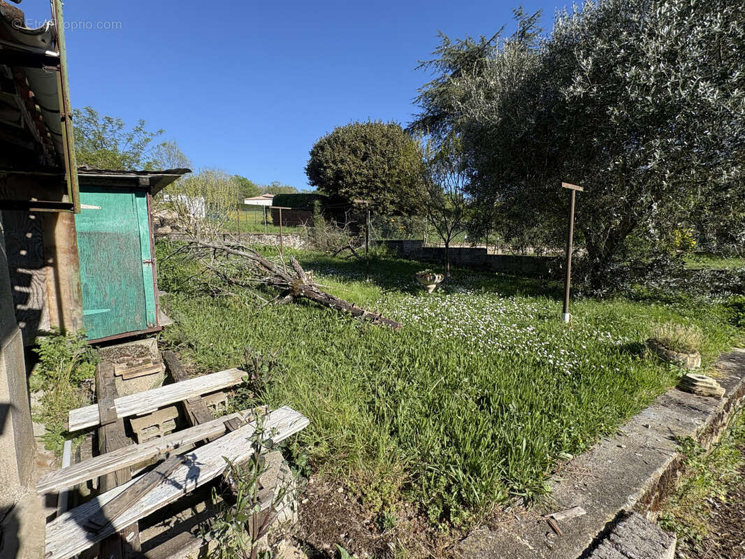 Maison de village avec jardin, dépendances et grand garage - photo 14