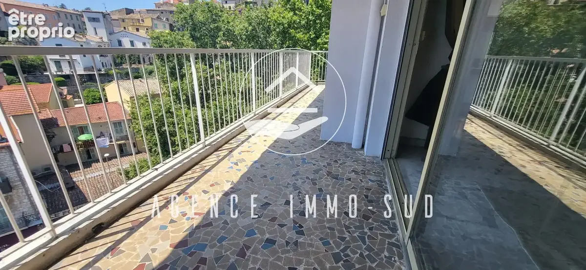 A VENDRE - Appartement 3 pièces   Dernier étage avec ascenseur   Centre-ville de Cagnes-sur-Mer - photo 12