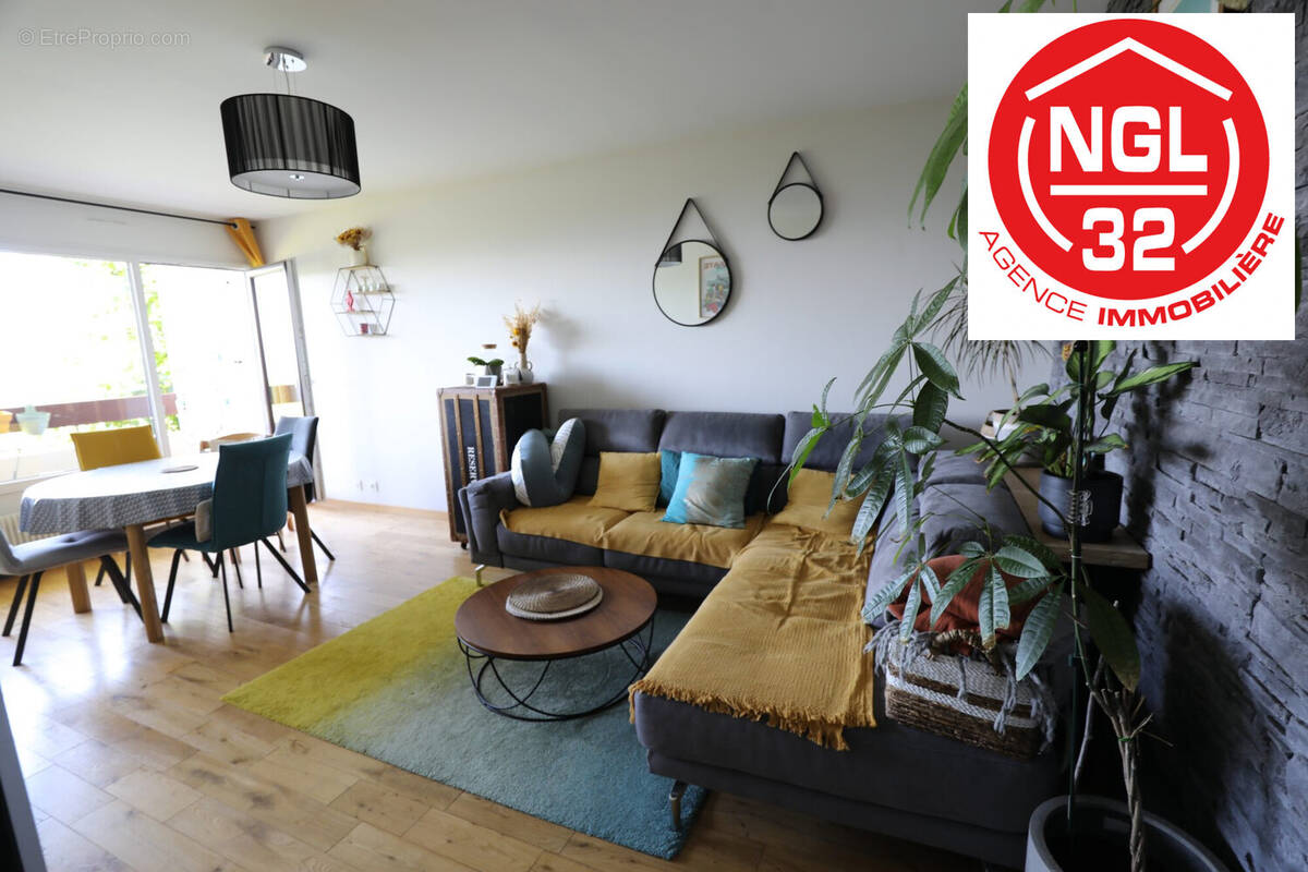 Appartement à CRUSEILLES