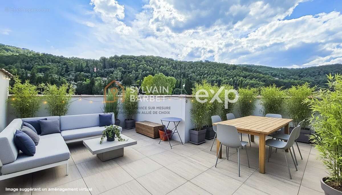 Appartement à SOLLIES-PONT