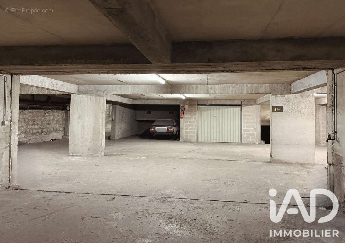Photo 4 - Parking à PARIS-17E