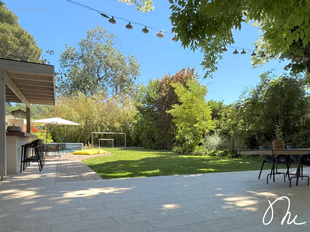 Très belle maison familiale rénovée avec piscine et pool-house - photo 17