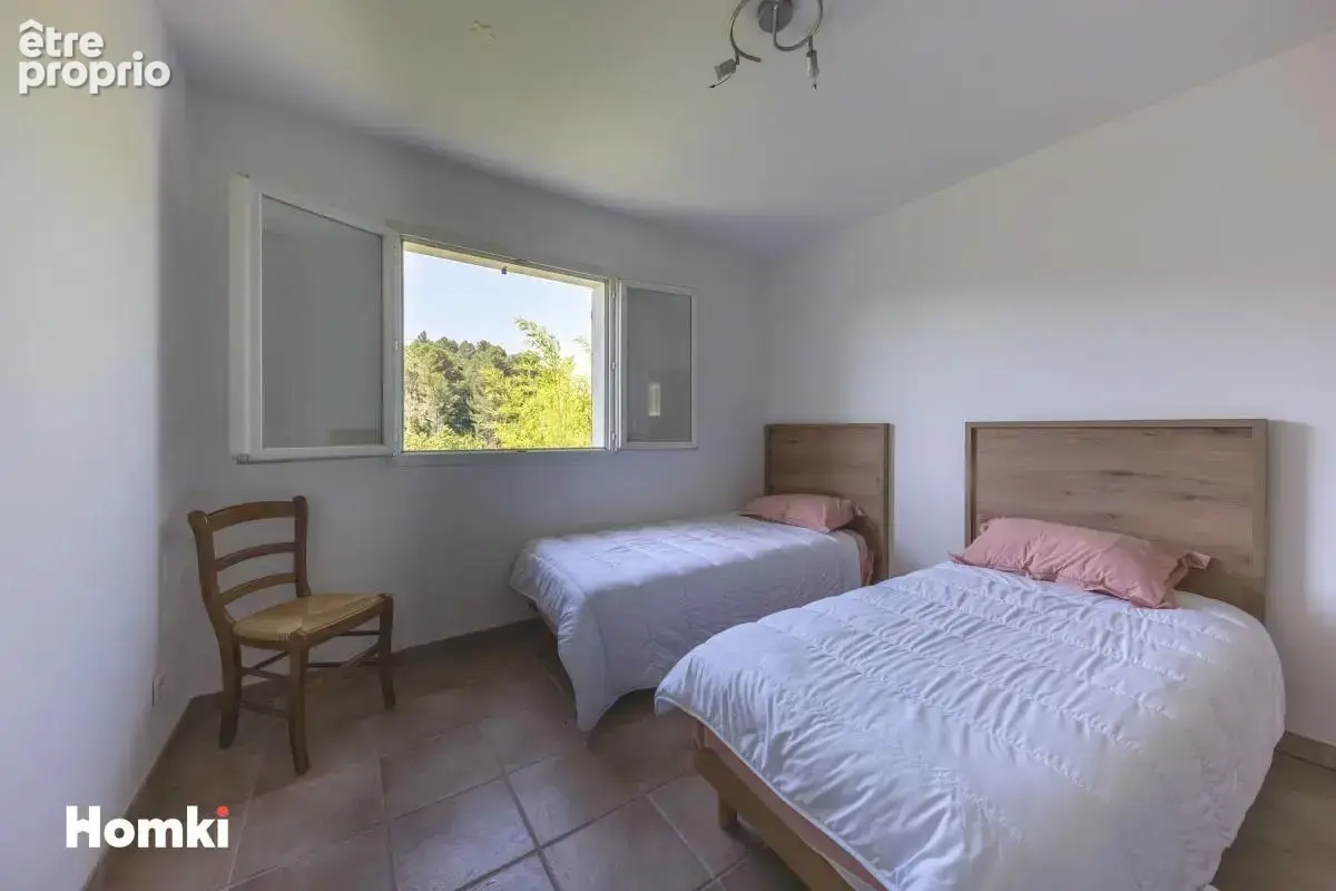 Maison/Villa T5 de 111 m² à Le Luc 83340 - photo 15