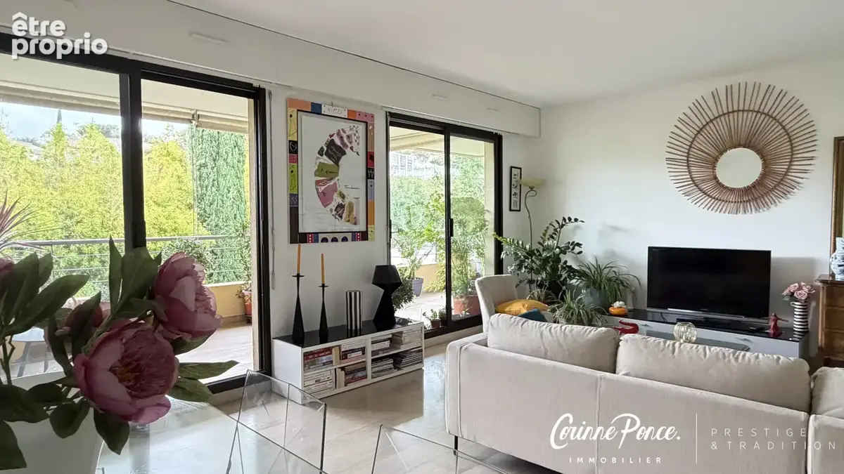 Nimes centre quartier revolution p3 75 m2 terrasse 40m2 garage , ascenseur, residence standing avec piscine pr - photo 12