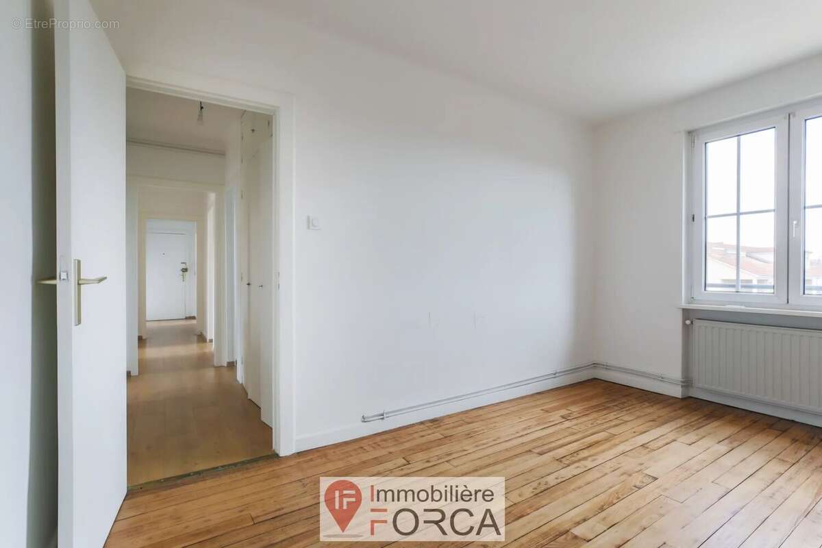 Appartement à ARS-SUR-MOSELLE