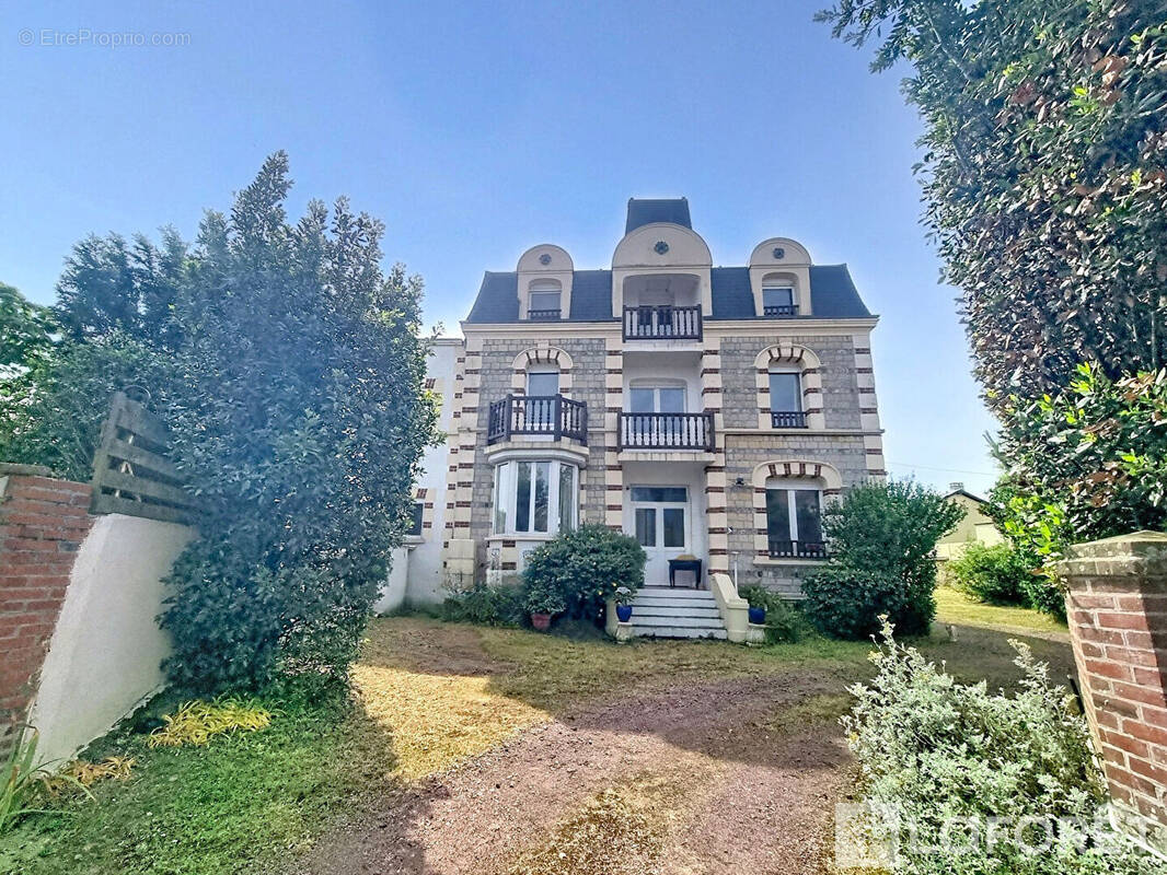 Maison à DIVES-SUR-MER