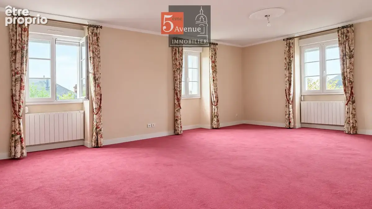 Appartement en duplex de 126 m2 au sol avec parking et ascenseur   proche centre-ville SENLIS - photo 2