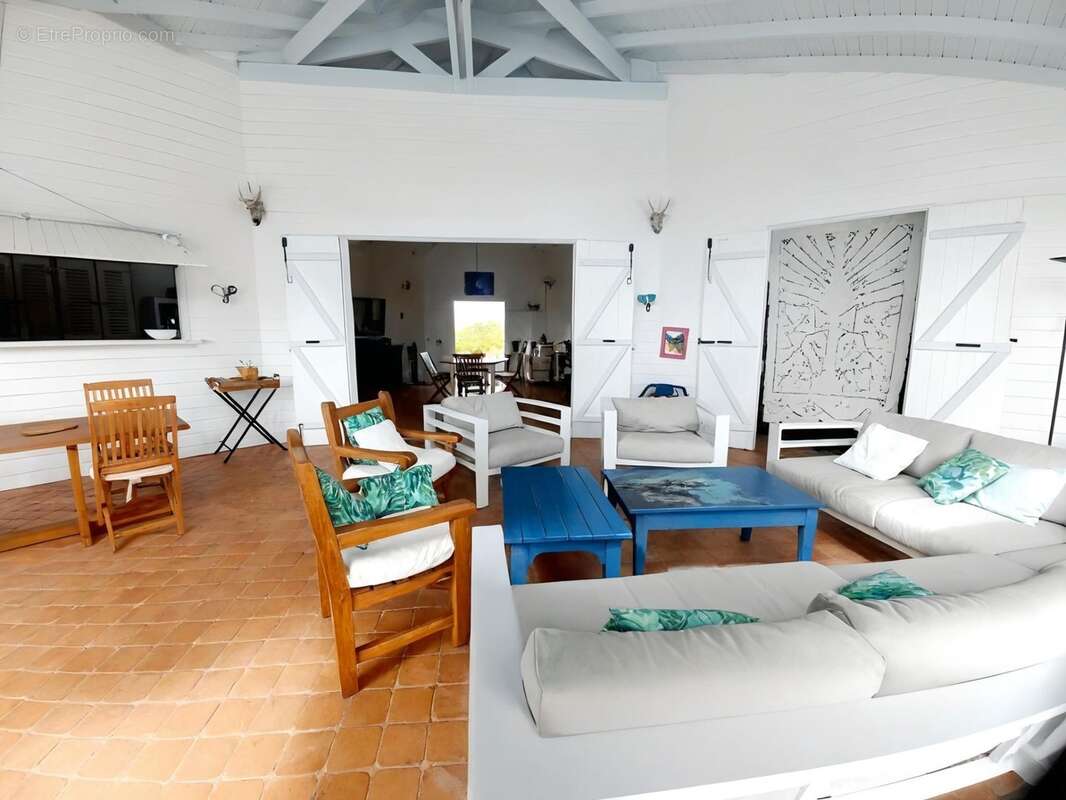 Villa d'exception de plain-pied 6 pièces, avec piscine, vue montagne – Le Gosier LE GOSIER (971) - photo 4