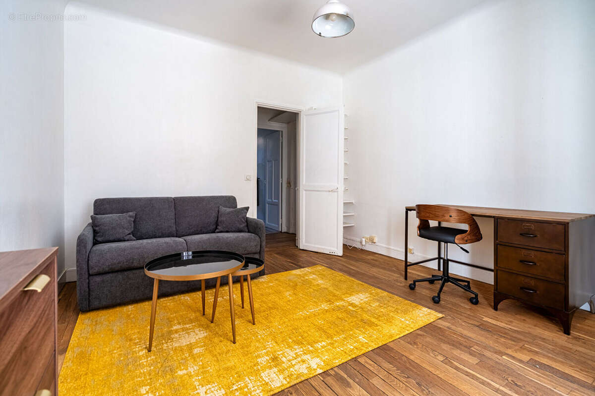 Appartement à PARIS-11E