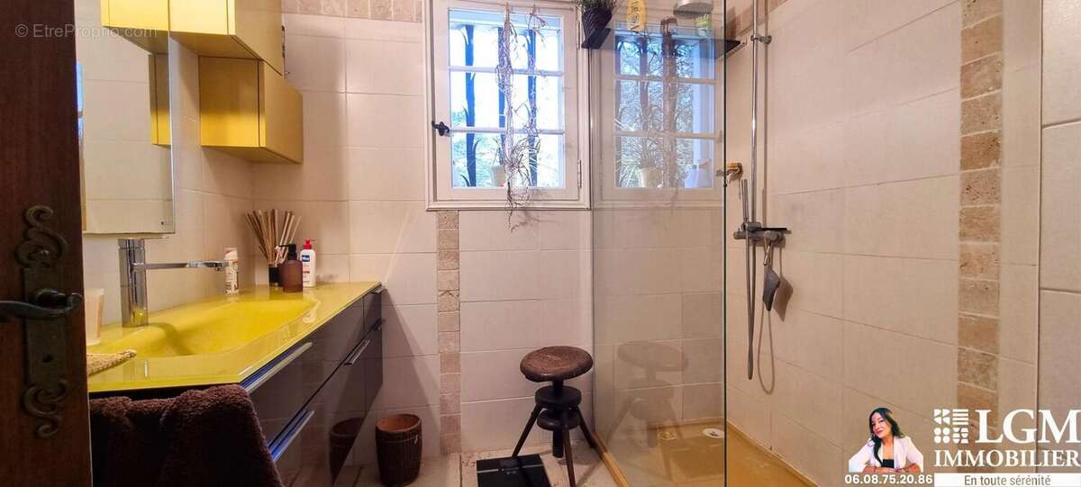 Charleval – Demeure provençale de caractère de 230 m² avec piscine et jardin arboré - photo 13