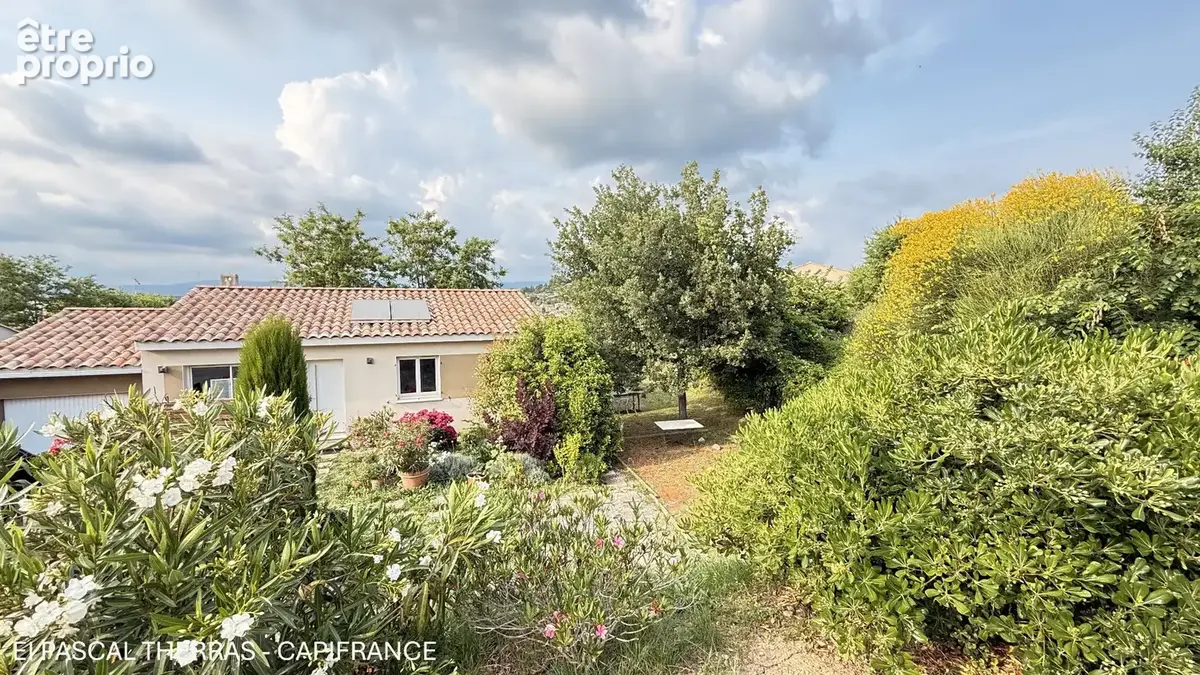 Maison de plain-pied à vendre - 4 pièces - 3 Chambres - Terrain plat 458m2 sur les hauteurs d'Apt - photo 2