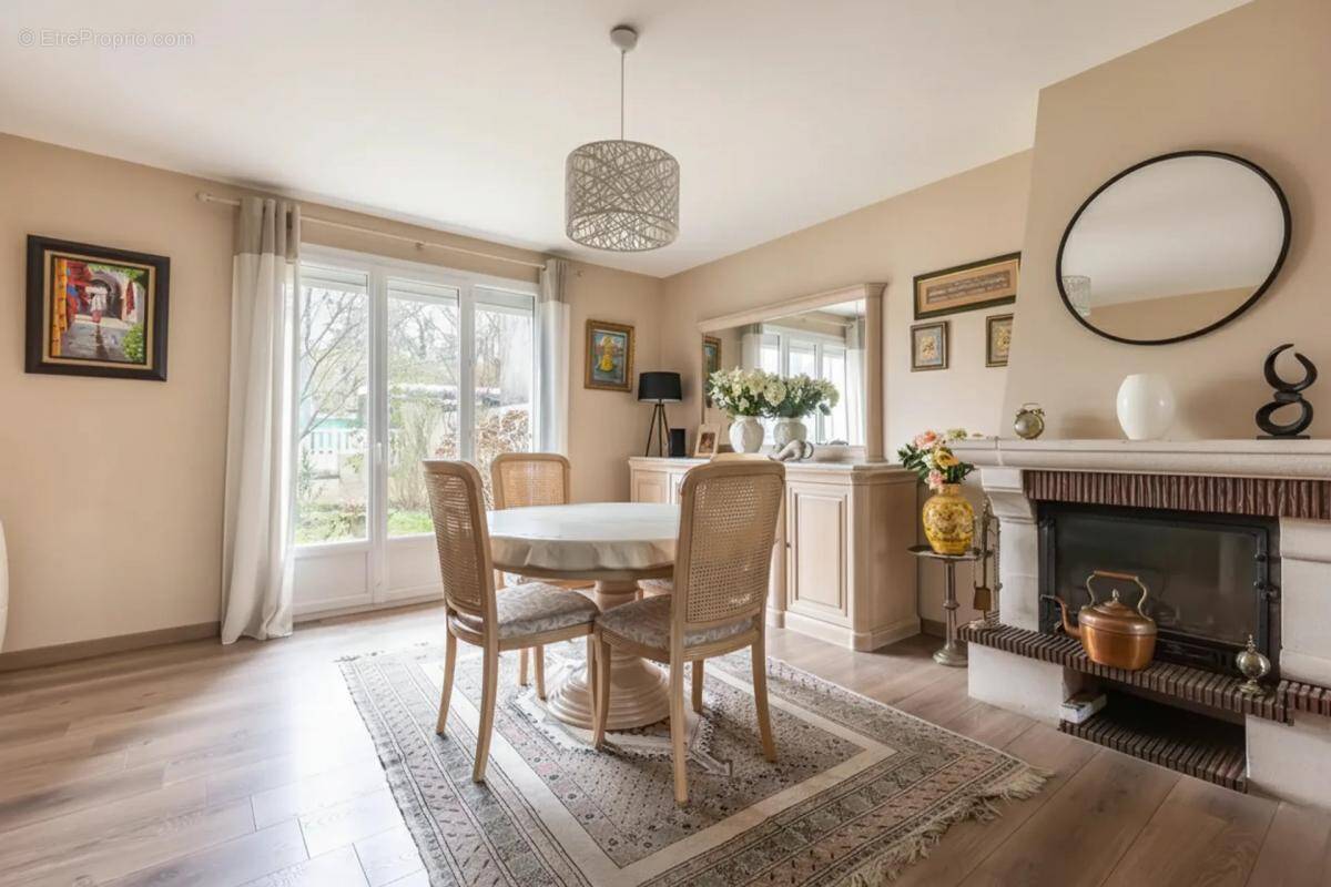 Maison à PONTAULT-COMBAULT