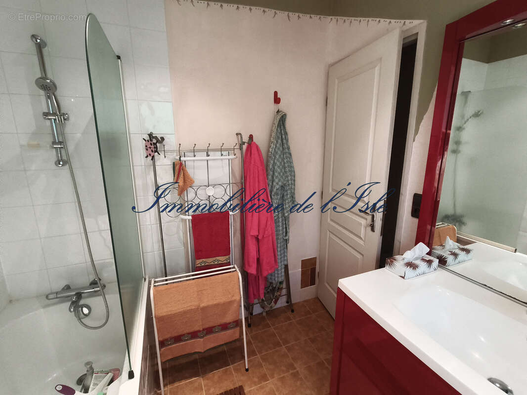 Campagne perigourdine, maison en pierre + gite sur 8000 m2 - photo 8