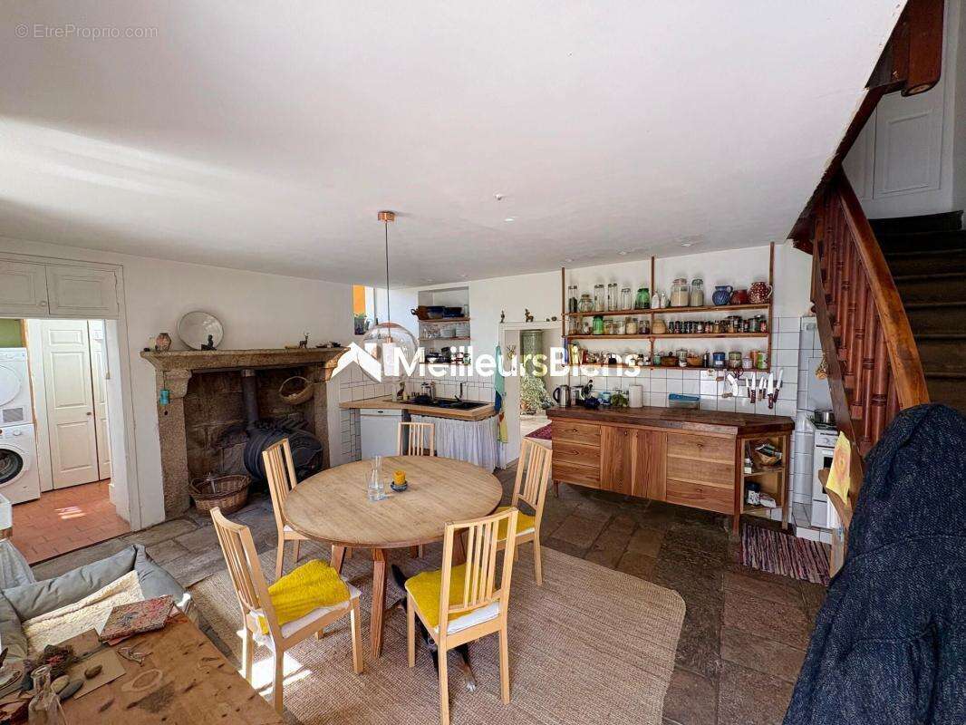 Maison à CHATELUS-MALVALEIX