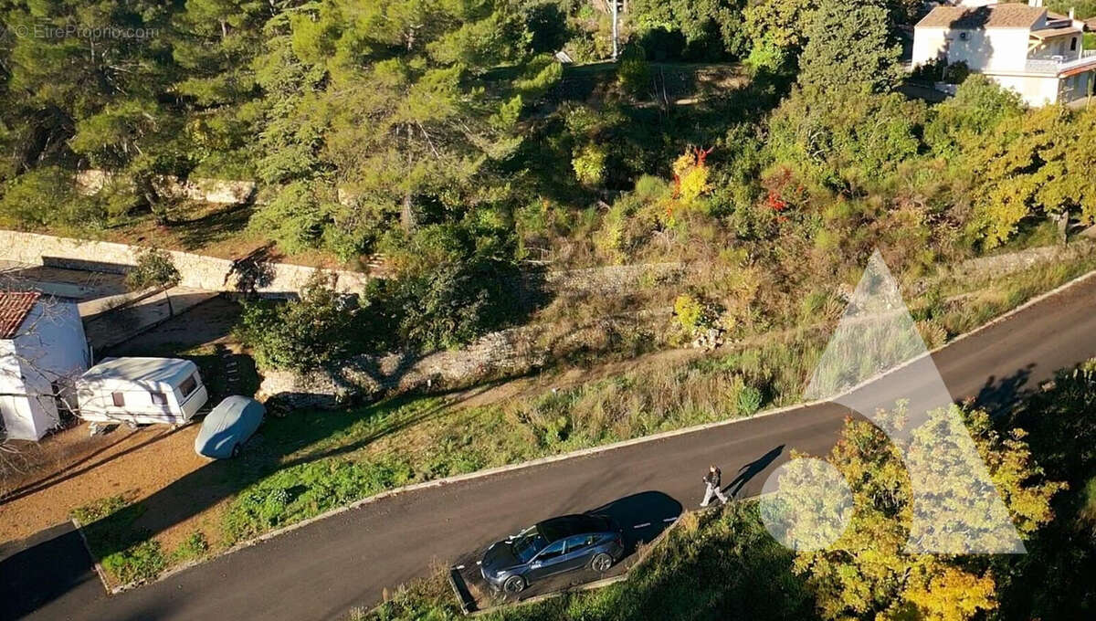 Terrain à DRAGUIGNAN