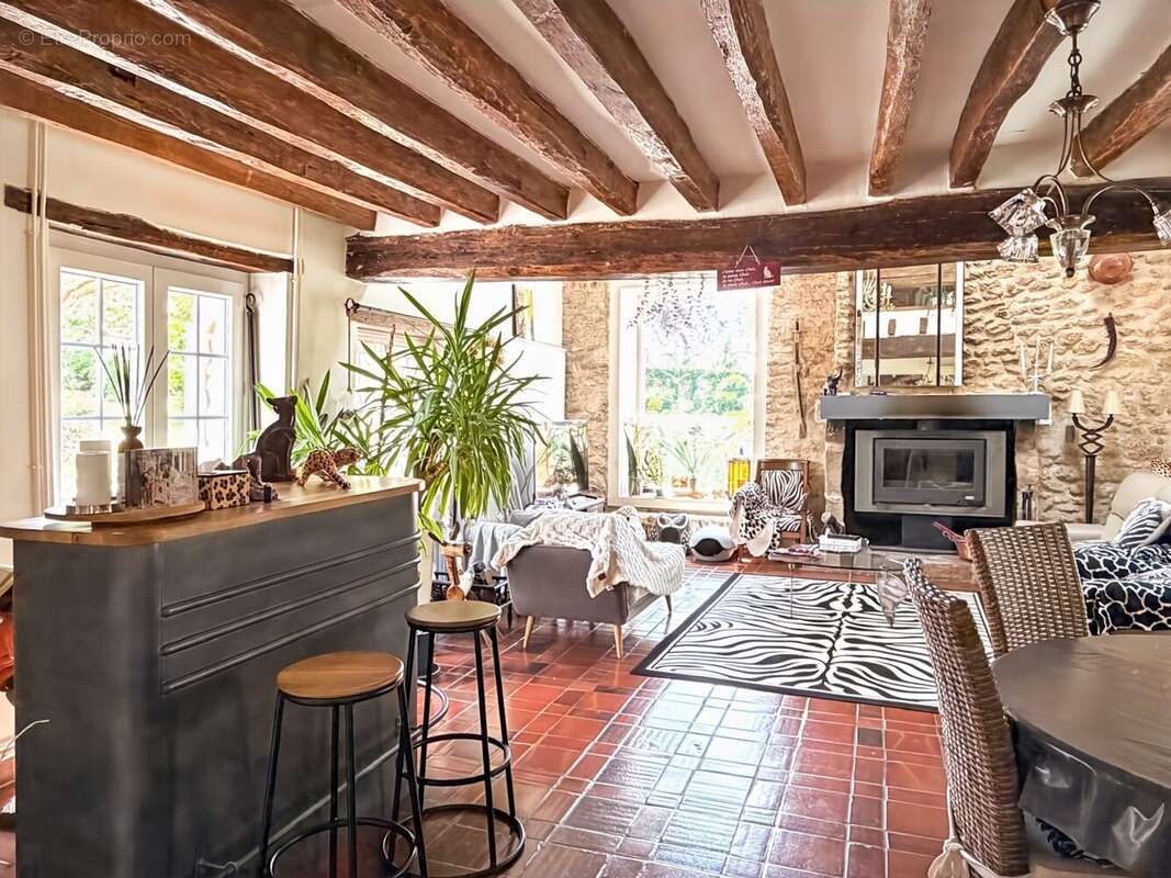 Maison à MORIGNY-CHAMPIGNY