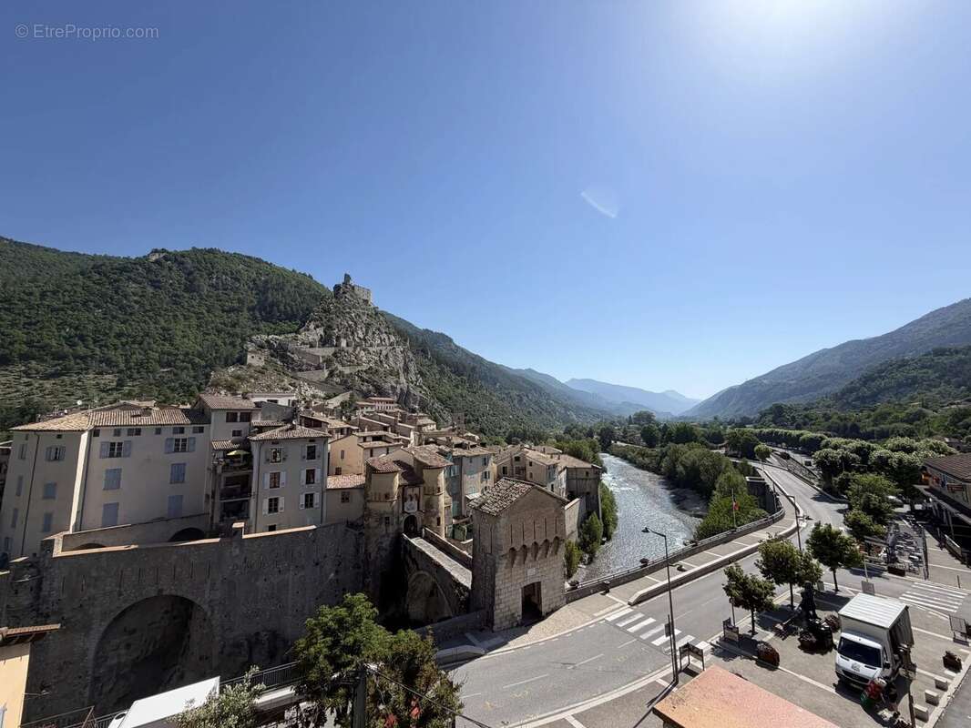 Maison à ENTREVAUX