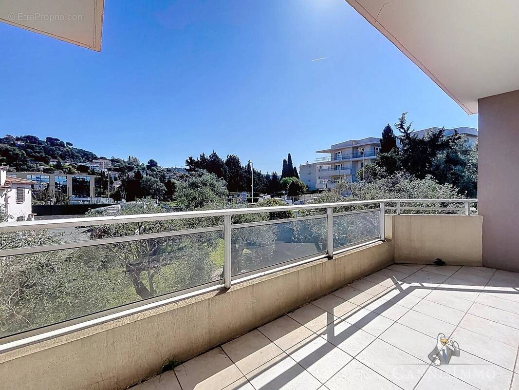 Appartement à MOUGINS