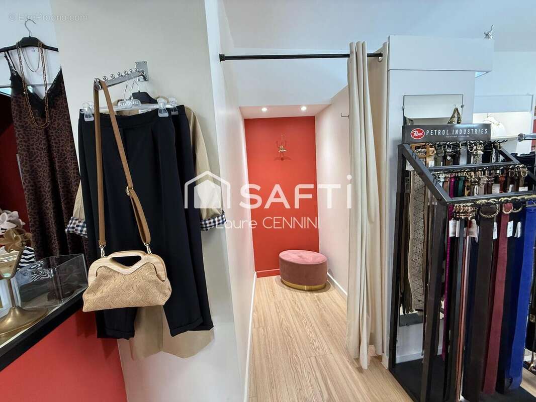 Photo 6 - Commerce à VALREAS