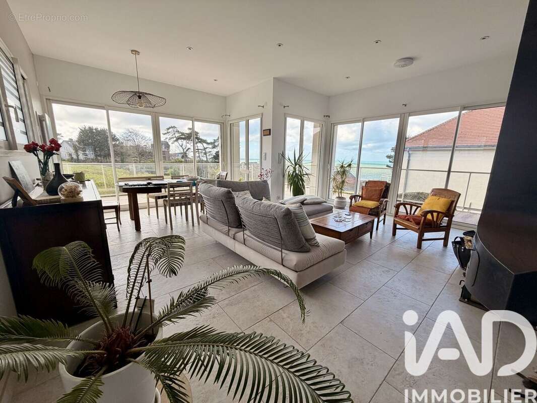 Maison 165 m² à Donville-Les-Bains  - photo 7