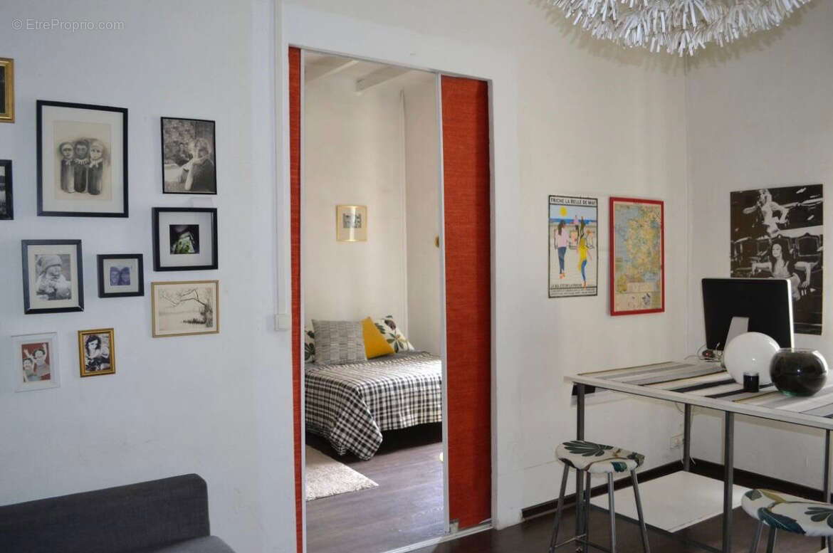 Appartement à MARSEILLE-4E