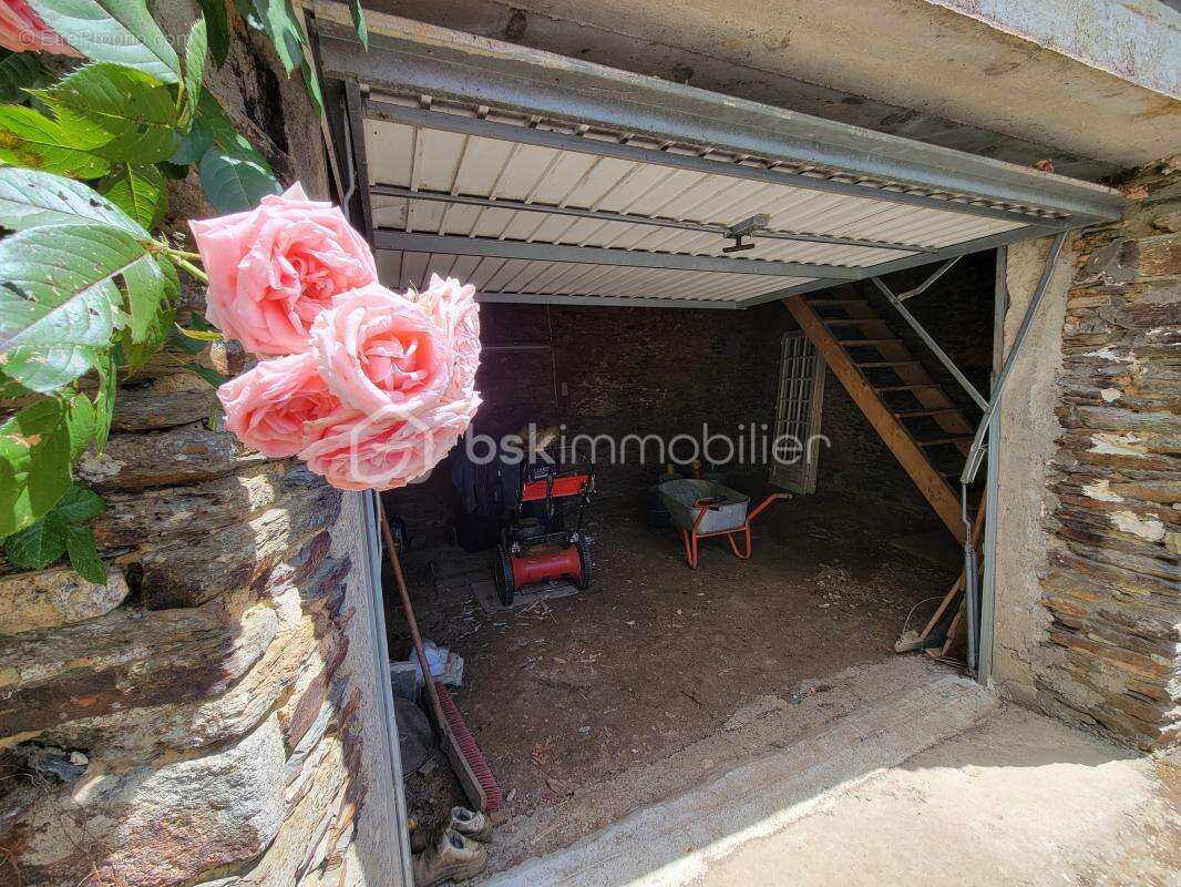 Maison pleine de charme à Trévé - 61 m² avec dépendances et potentiel d’évolution - photo 12