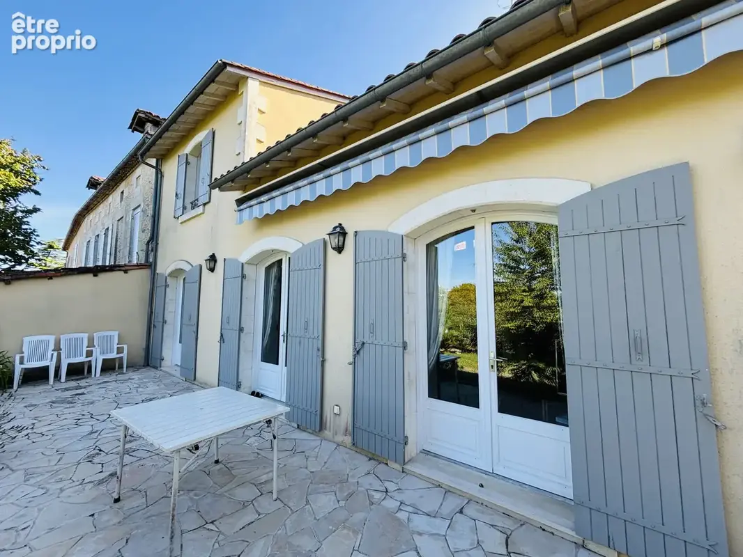 Maison d'architecte avec beaux volumes, jardin, sous-sol et cave - photo 1