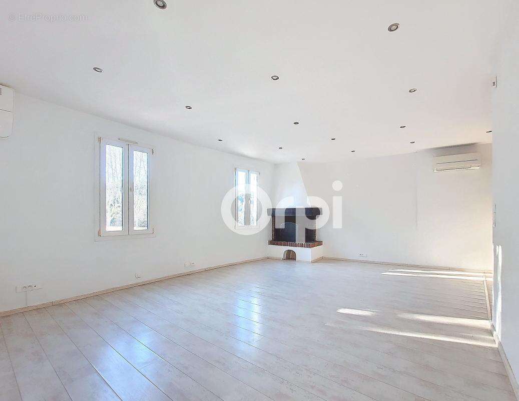 Appartement à VILLENEUVE-LOUBET