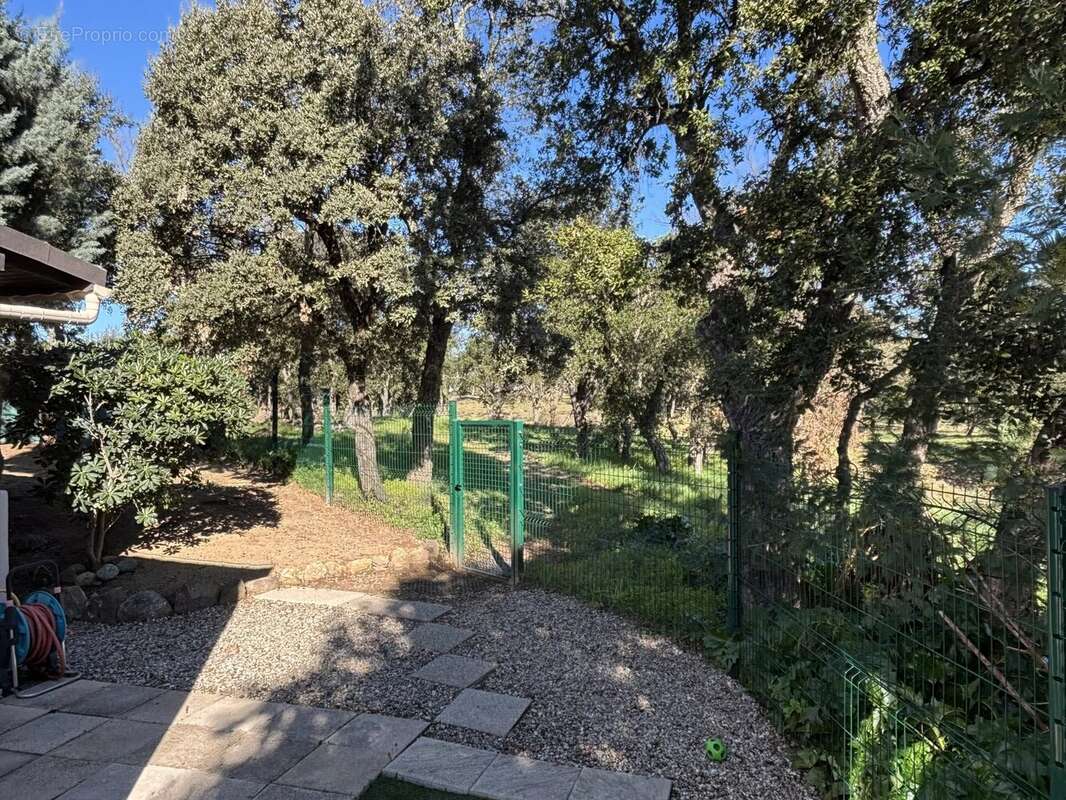 Maison à ROQUEBRUNE-SUR-ARGENS