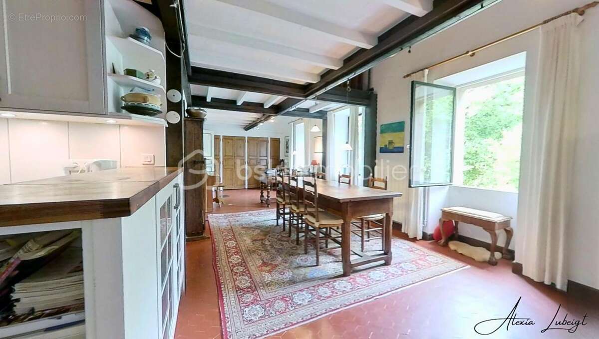 Maison à ENTRECASTEAUX