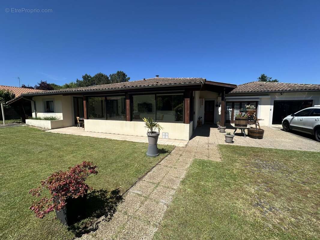 Maison 7 pièces 167 m² à vendre à Gastes (40160) - photo 2