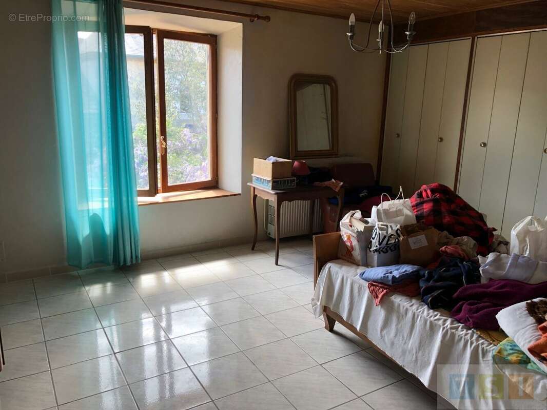 Maison à SAINT-LAURENT-DE-NESTE