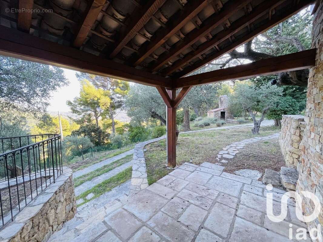 Photo 4 - Maison à LE REVEST-LES-EAUX