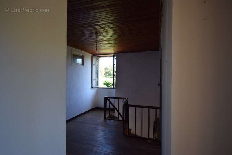 Maison à SAINT-MARTIN-LABOUVAL